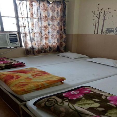 Swastik Guest House فاراناسي المظهر الخارجي الصورة