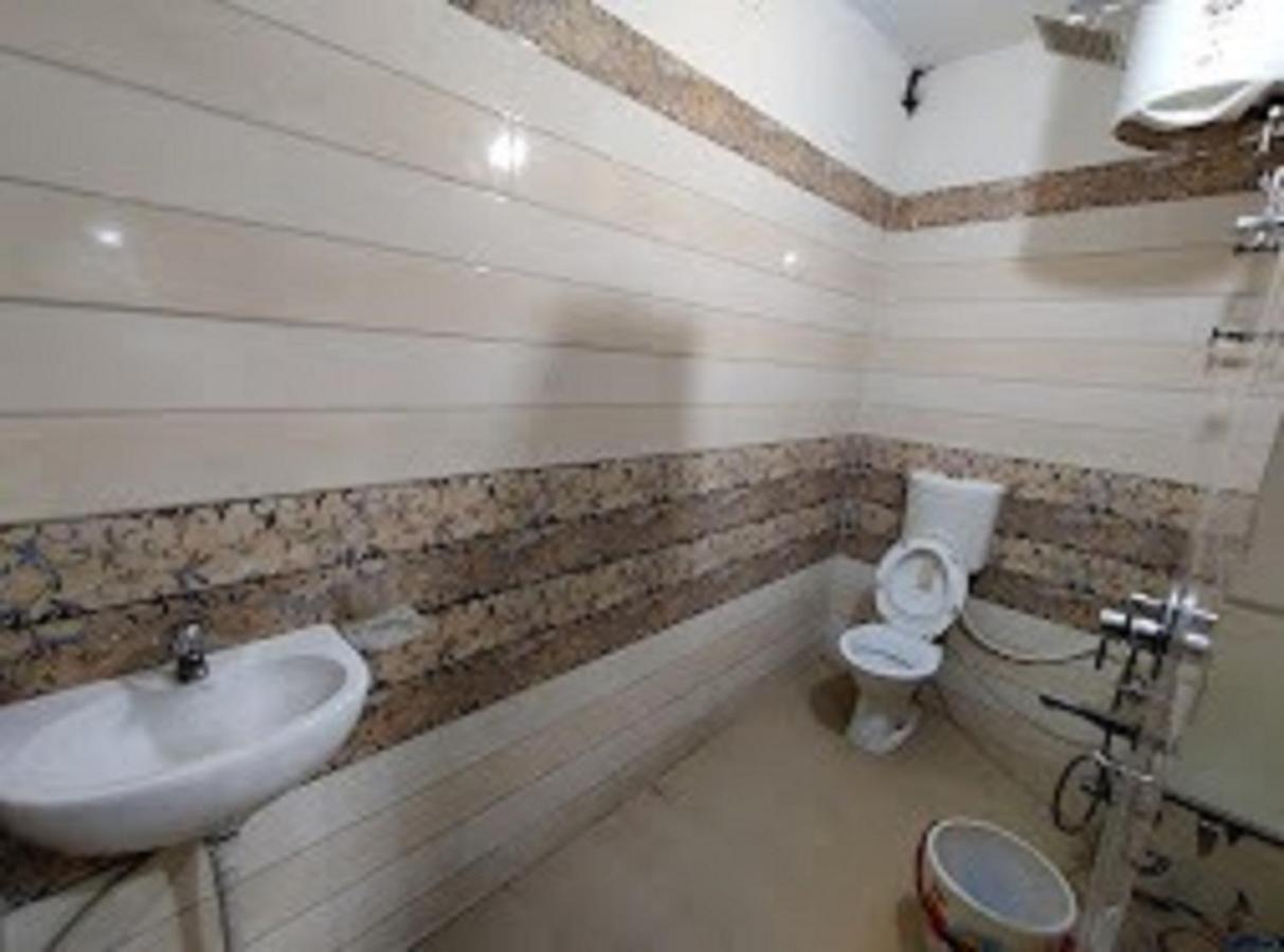 Swastik Guest House فاراناسي المظهر الخارجي الصورة