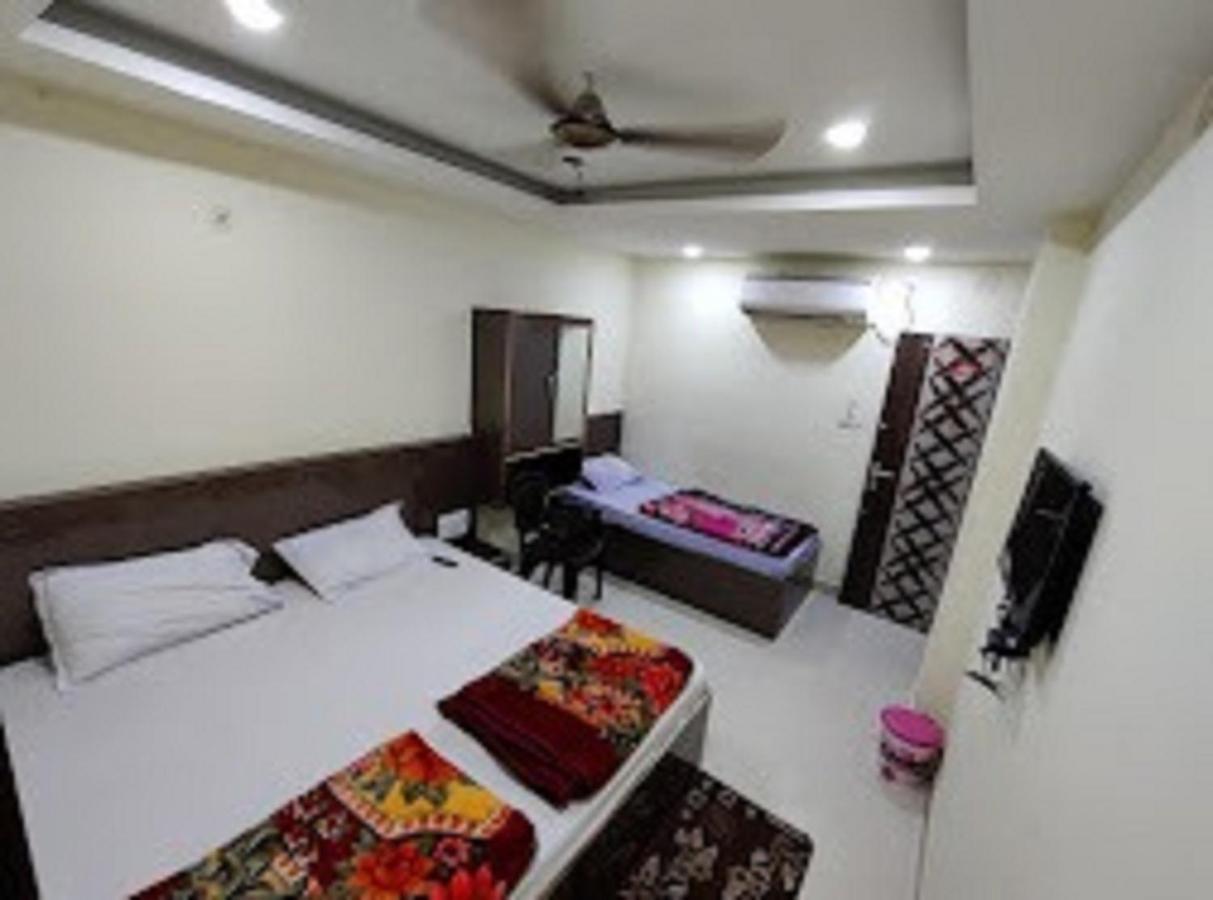 Swastik Guest House فاراناسي المظهر الخارجي الصورة