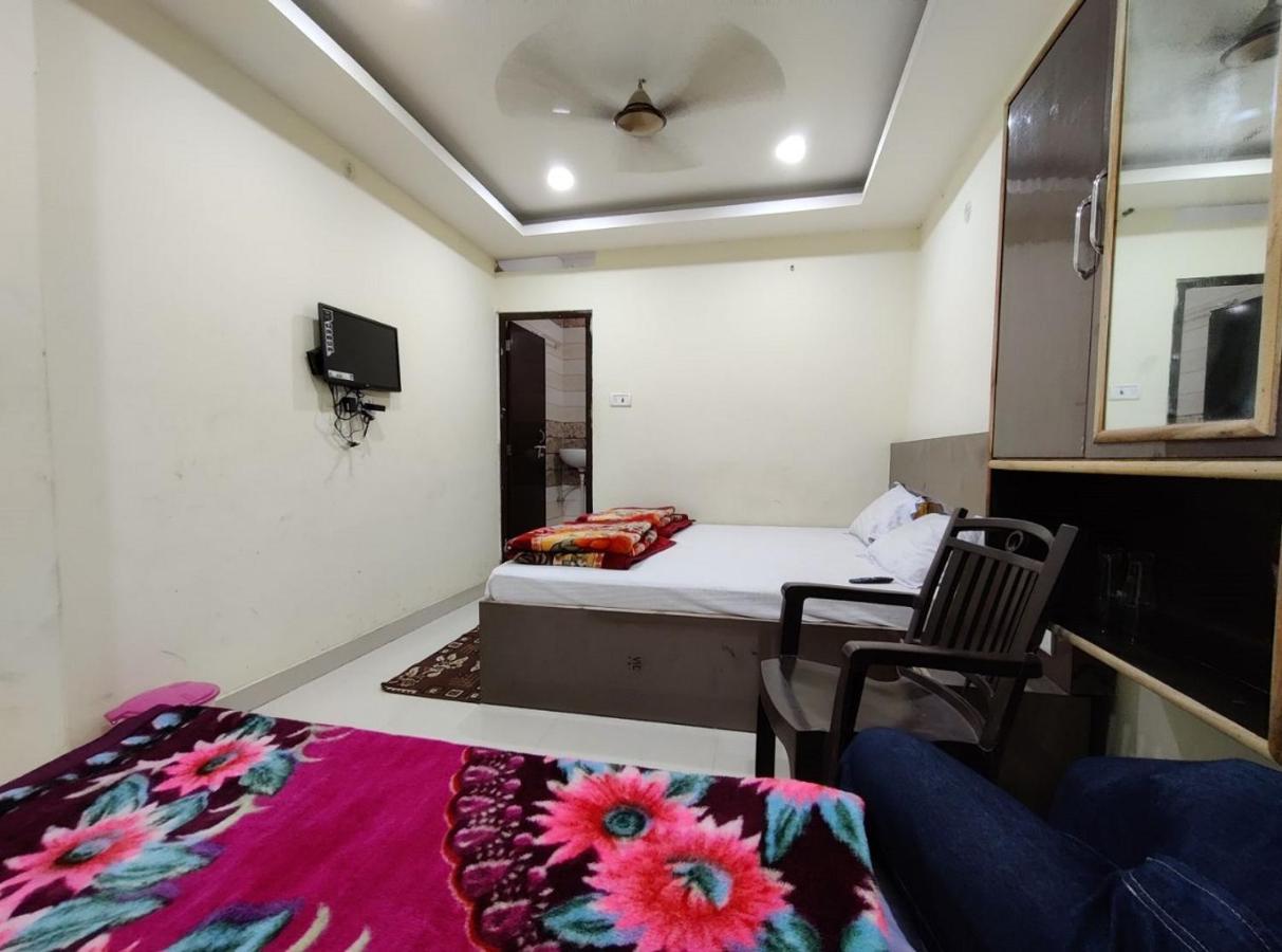 Swastik Guest House فاراناسي المظهر الخارجي الصورة